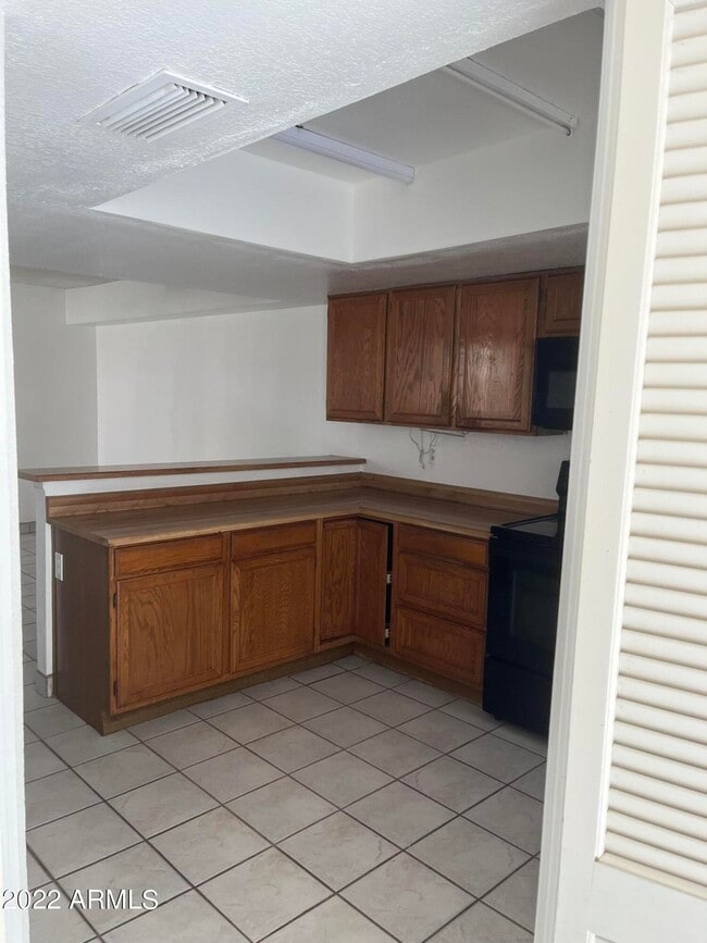 Building Photo - 1524 N Apache Dr