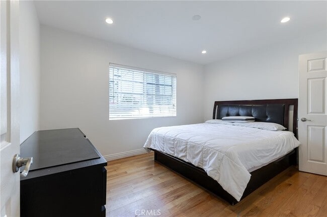 Building Photo - 1217 Elm Ave