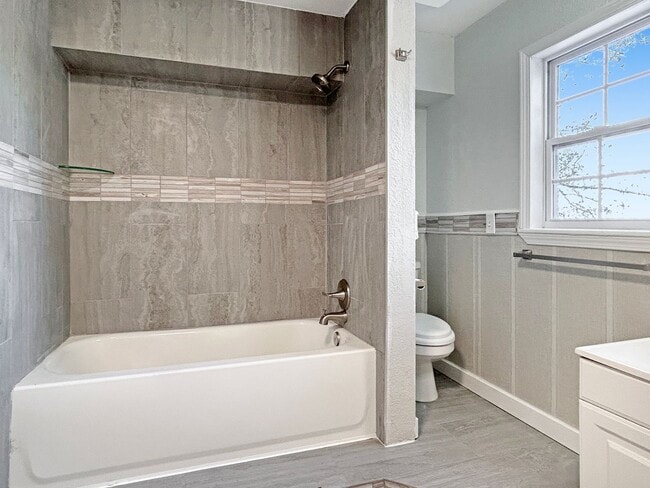 Building Photo - 1 Bedroom - Downstairs Duplex in Canyon Lake - Hill Country Views