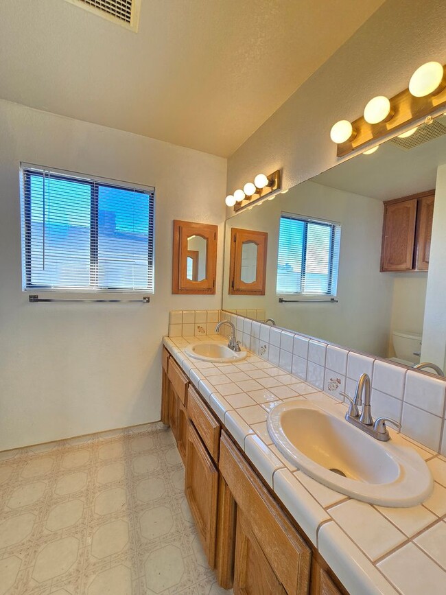 Building Photo - Beautiful 3-Bedroom Home with RV Parking & Spacious Backyard – Move-In Ready!