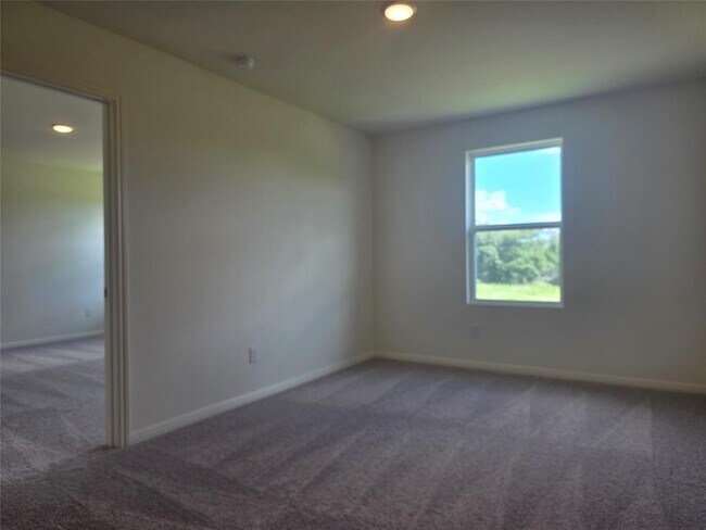 Building Photo - 319 Stonebrook Dr