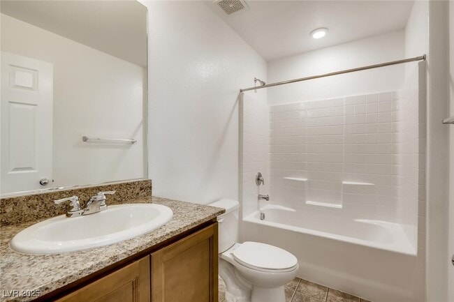 Building Photo - 4496 Pencester St