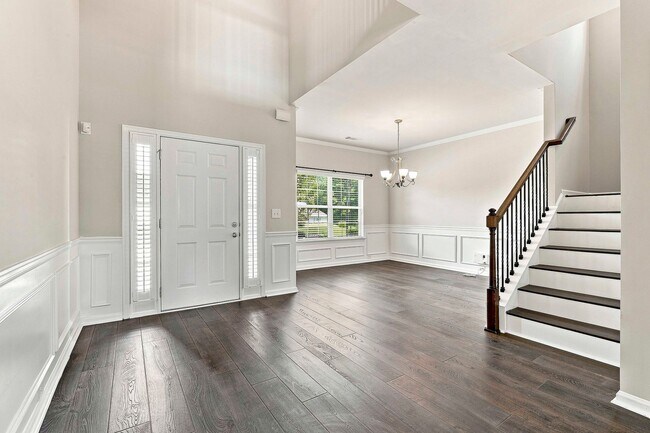 Building Photo - 636 Amrose Way