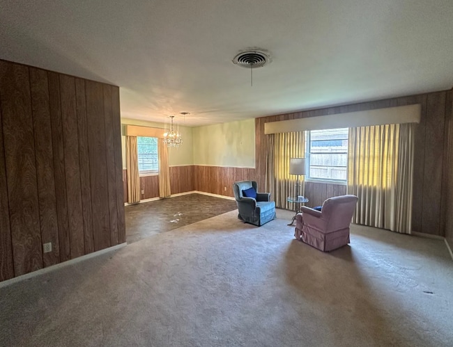 Building Photo - 1575 Longfellow Dr