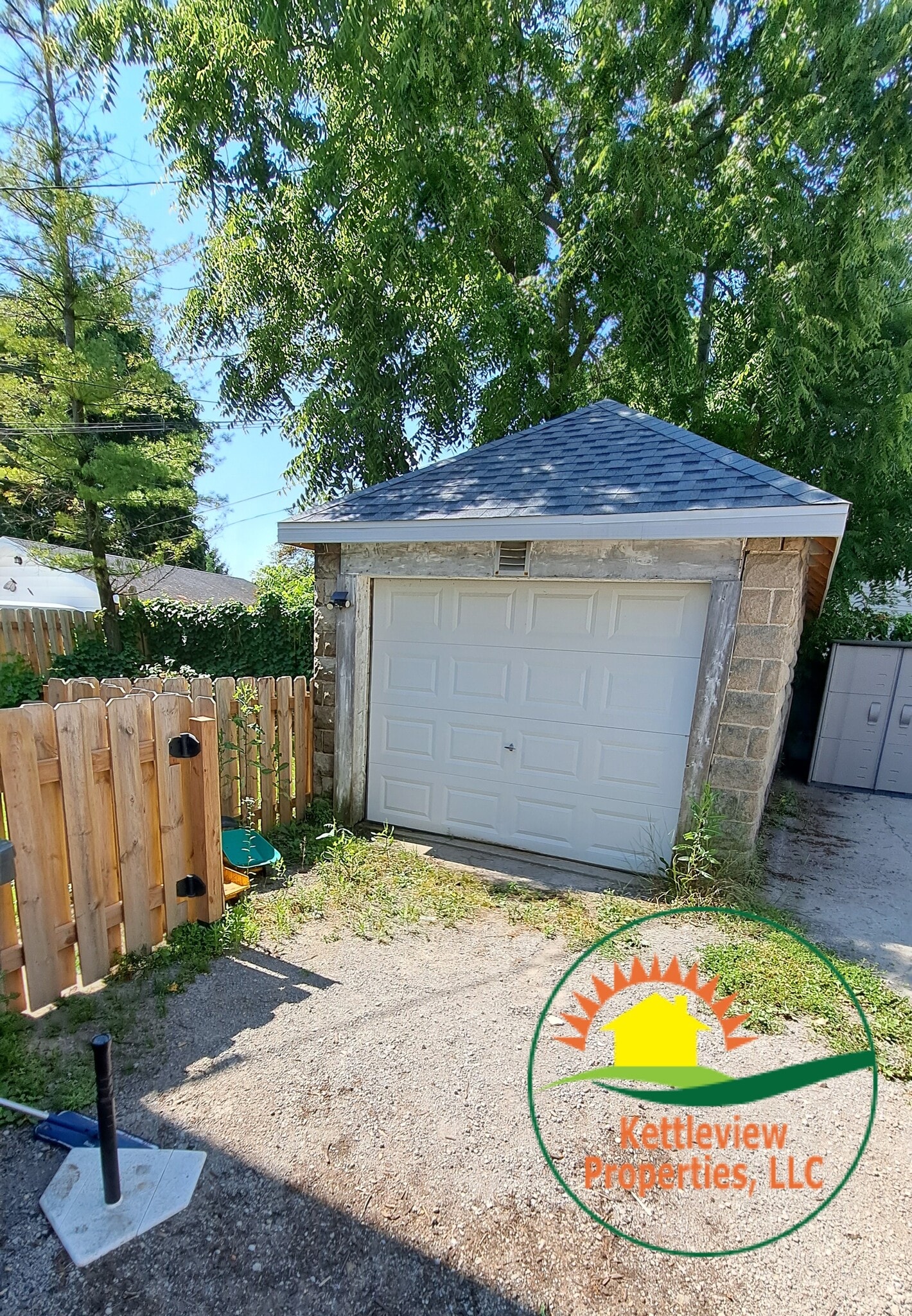 Garage - 115 Western Ave