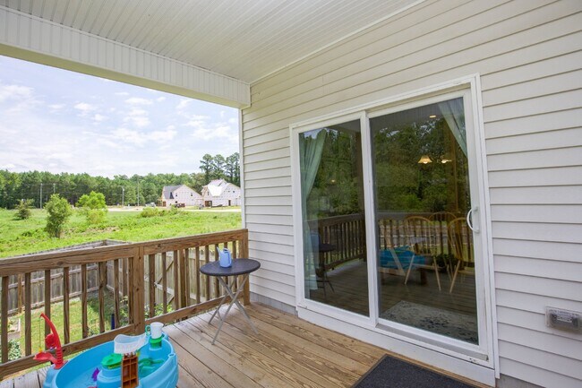Building Photo - Gorgeous 4 bedroom home in Vass