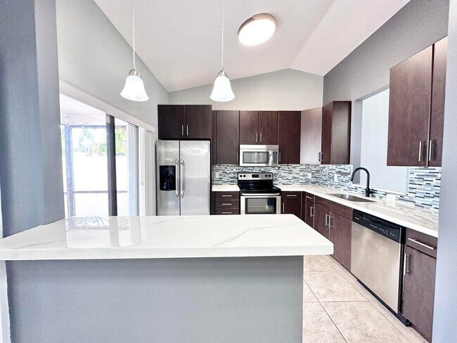 Building Photo - 104 Lakewood Dr