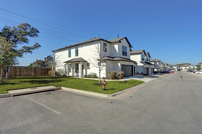 Building Photo - 12301 Maypole Bend