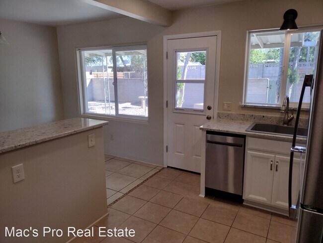 Building Photo - 2 br, 1 bath House - 1212 N. Del Valle Place