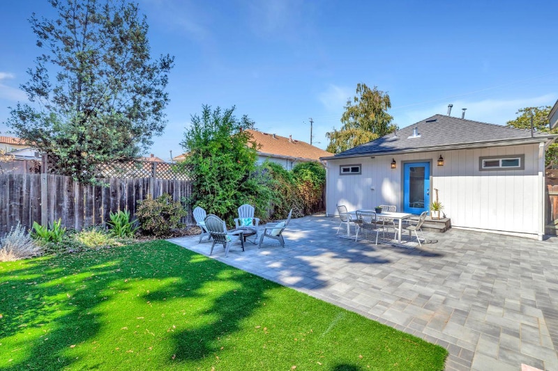 Building Photo - 336 E Washington Ave