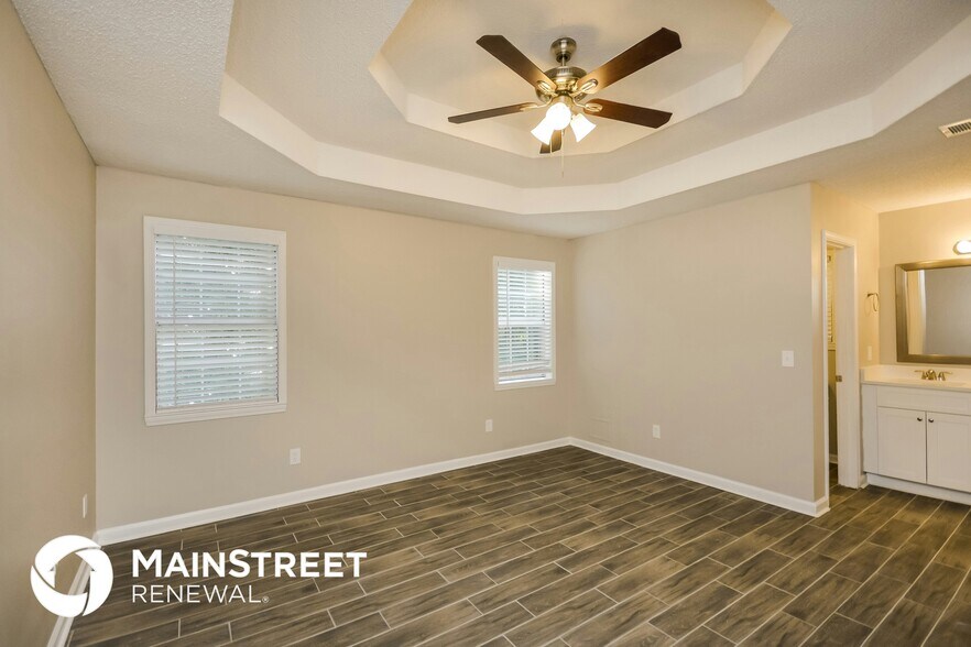 Building Photo - 150 Lazy Hollow Ln