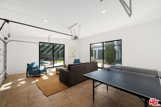 Building Photo - 514 Walden Dr