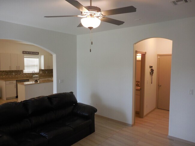 Building Photo - 12880 Haxby St