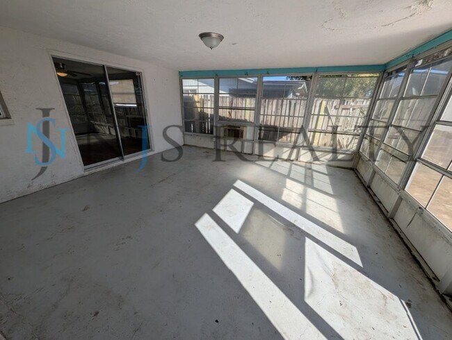 Building Photo - JUST REDUCED!!!  3/2/1 1508 Sq. Ft. LARGE Corner Lot home: Updated Kitchen & Baths, NEW paint, NE...