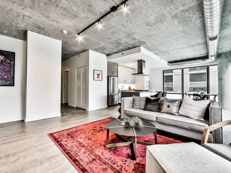 Building Photo - 403 E Ohio St