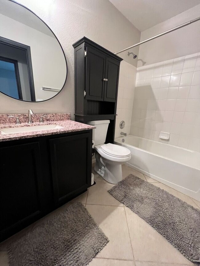 Building Photo - HOUSE FOR RENT