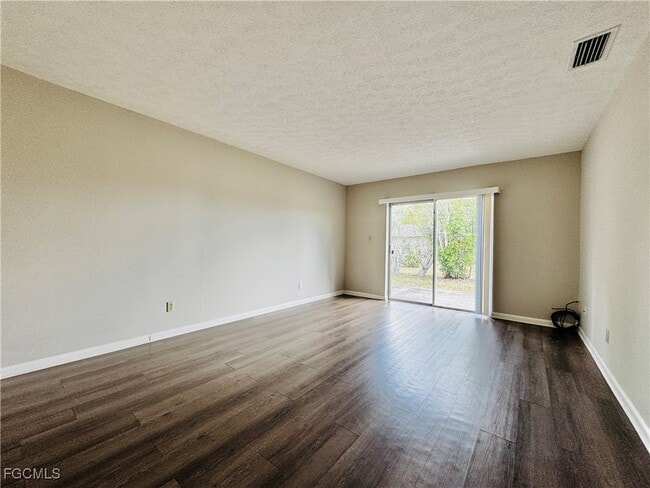 Building Photo - 3619 SE 9th Pl