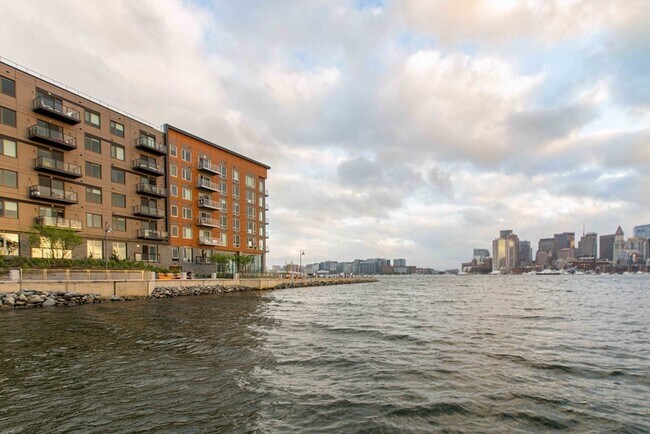 Building Photo - 45 Lewis St