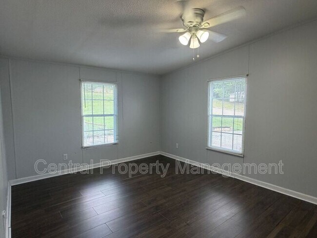 Building Photo - 167 Enon Church Rd