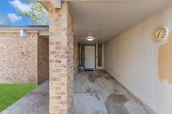 Building Photo - 3353 Knob Oaks Dr