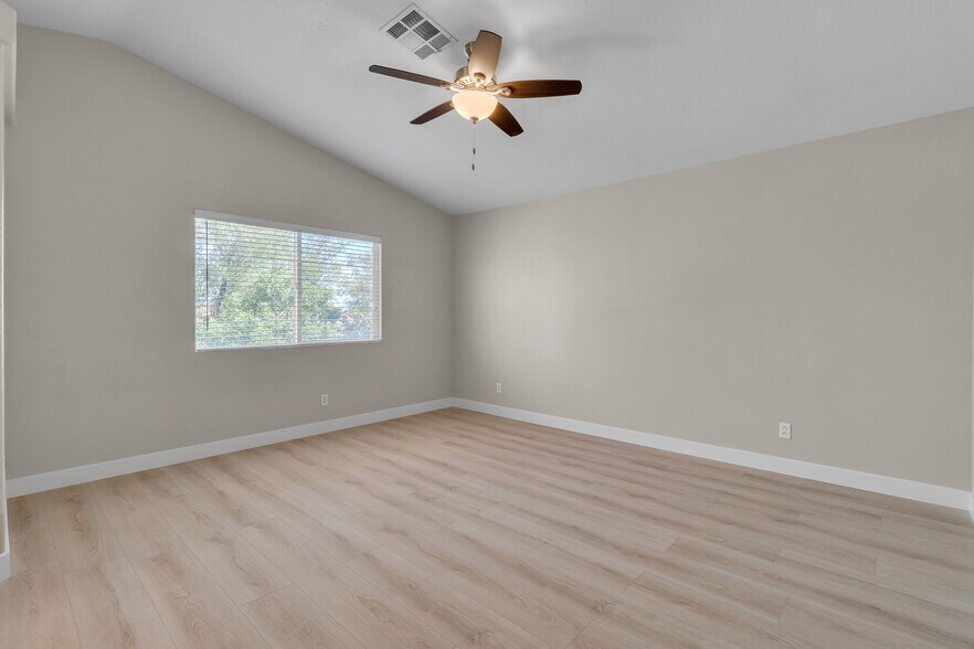 Building Photo - 1568 Lamplight Village Ln