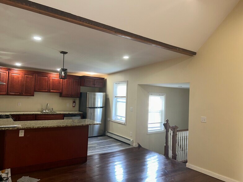 kitchen 2 - 74 Sussex Ave