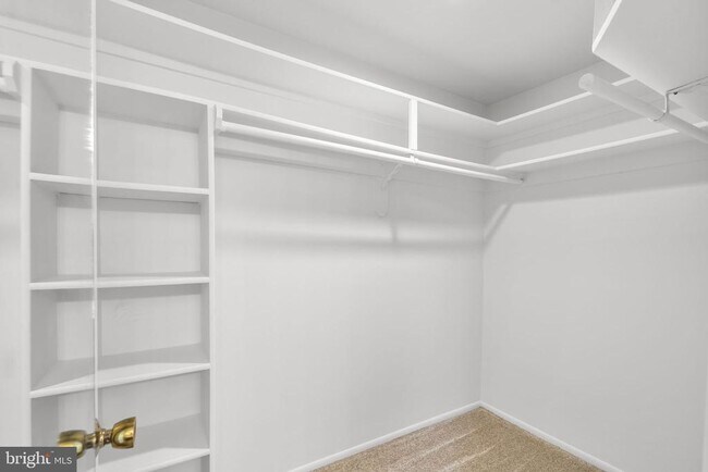 Building Photo - 18050 Chalet Dr
