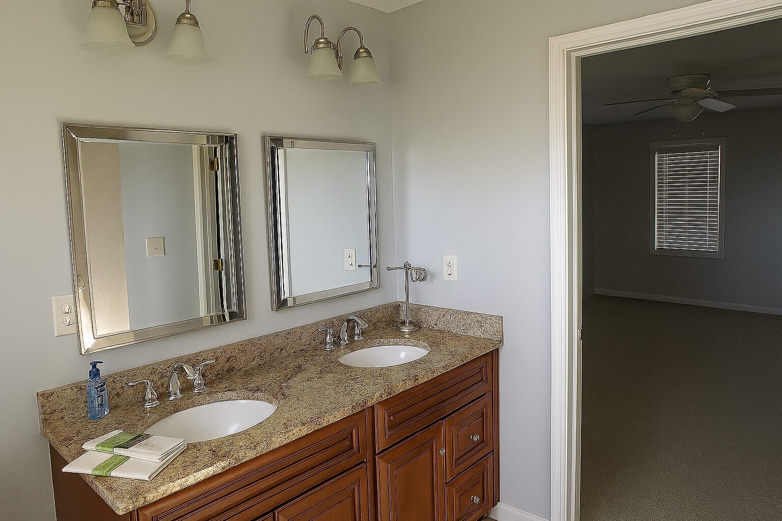 Building Photo - 6 Pepperbush Court