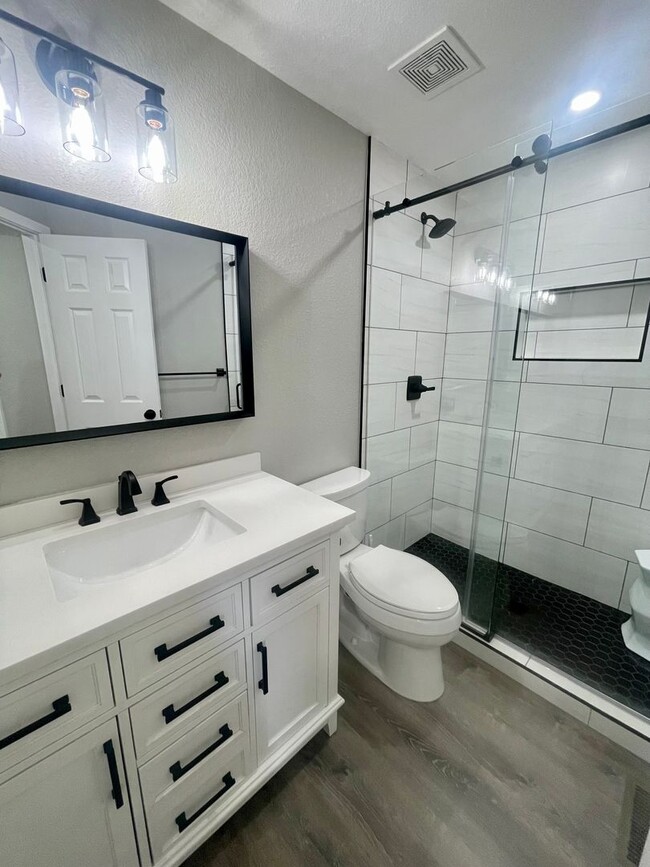 Building Photo - Lovley 3 bedroom home located in Steston H...