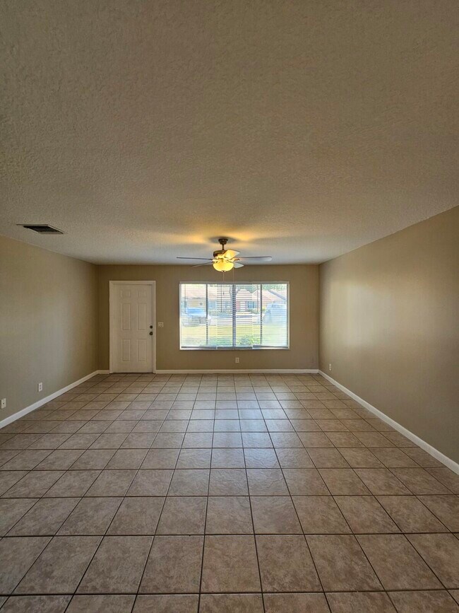 Building Photo - 4768 Orleans Ct