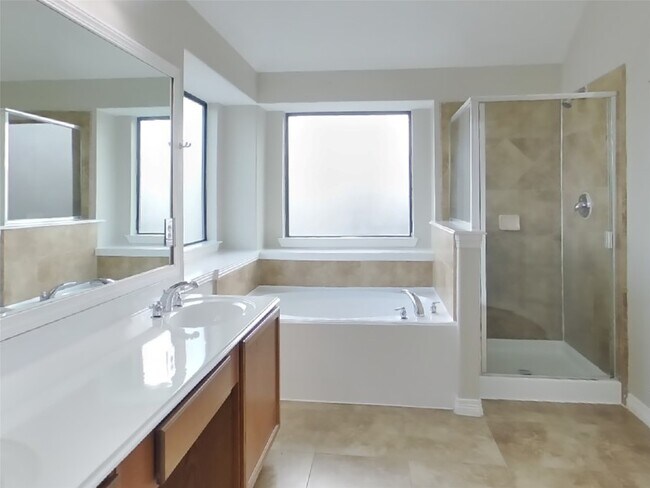 Building Photo - 963 Oak Lynn Dr