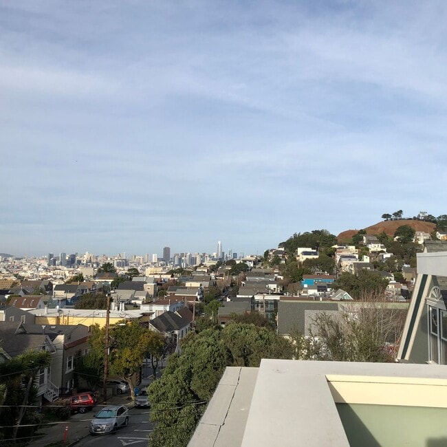 Building Photo - COMING SOON!  Beautiful 3 br/2ba -2  Levels, Private Deck, Panoramic Views, Garage Parking, Washe...