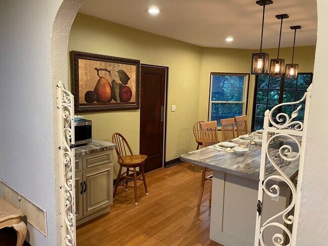 Building Photo - 108 Dexter Rd