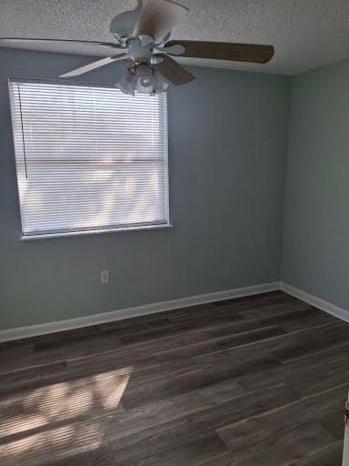 Building Photo - 8724 Sabal Way