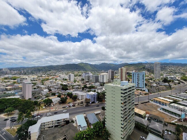 Building Photo - For Rent | Full Size Studio Apartment with...