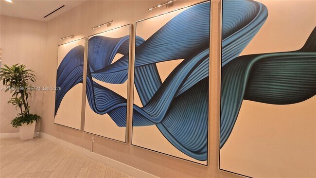 Building Photo - 100 E Las Olas Blvd