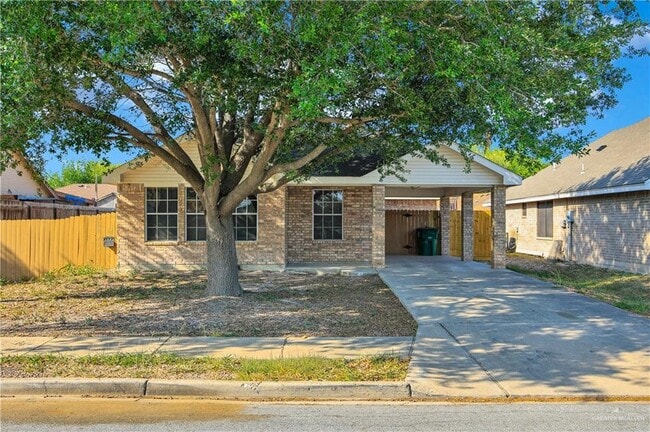 Building Photo - 18 E Laurel St