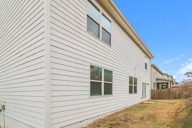 Building Photo - 520 Overo Dr