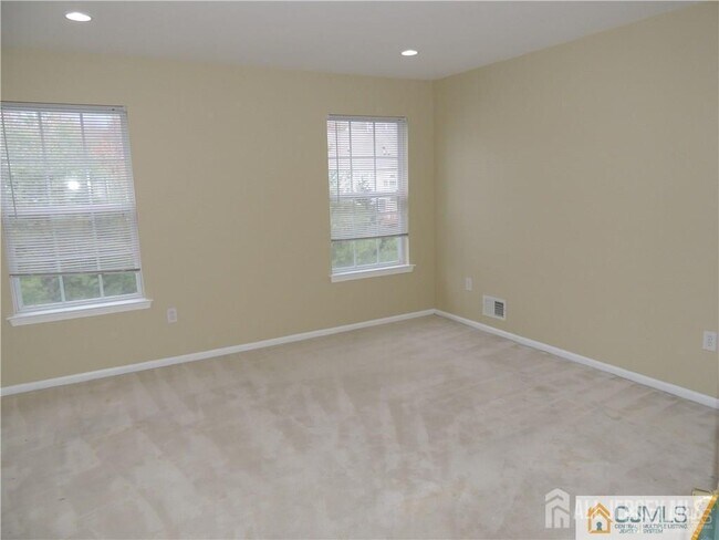 Building Photo - 107 Amy Dr