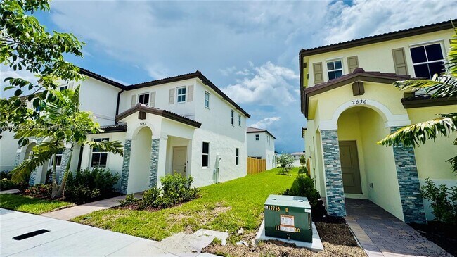 Building Photo - 2632 SE 27th Dr
