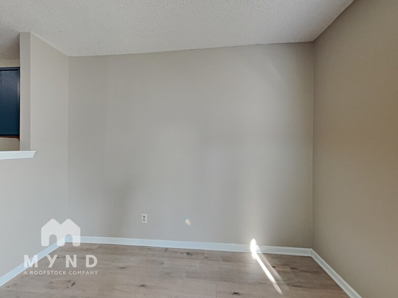 Building Photo - 16726 Lowell Dr