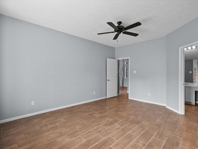 Building Photo - 4915 Stone Harbor Dr