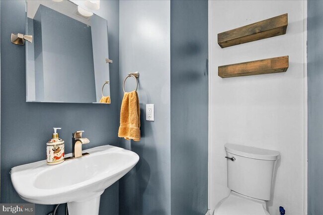 Building Photo - 5317 Chieftain Cir