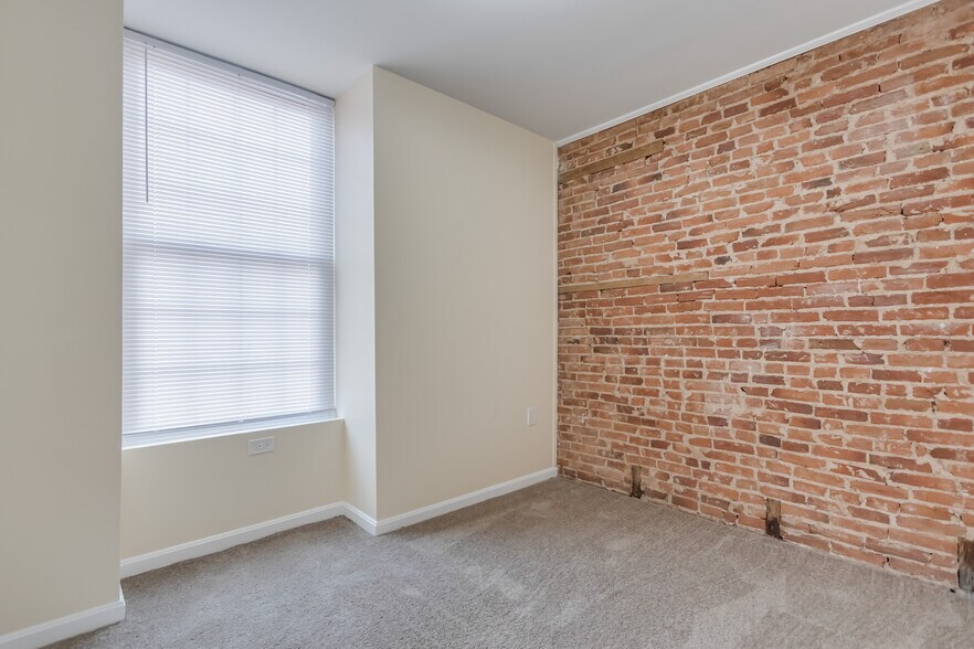 Building Photo - 1312 S Hanover St
