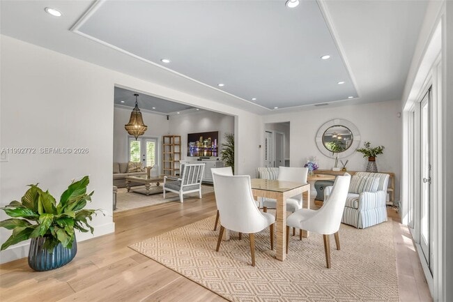 Building Photo - 1550 Taragona Dr