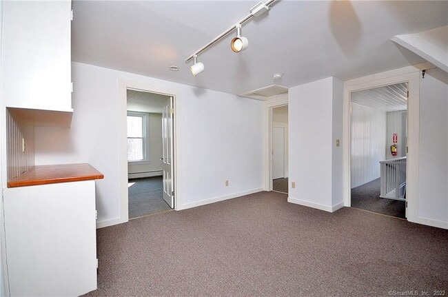 Building Photo - 387 South St