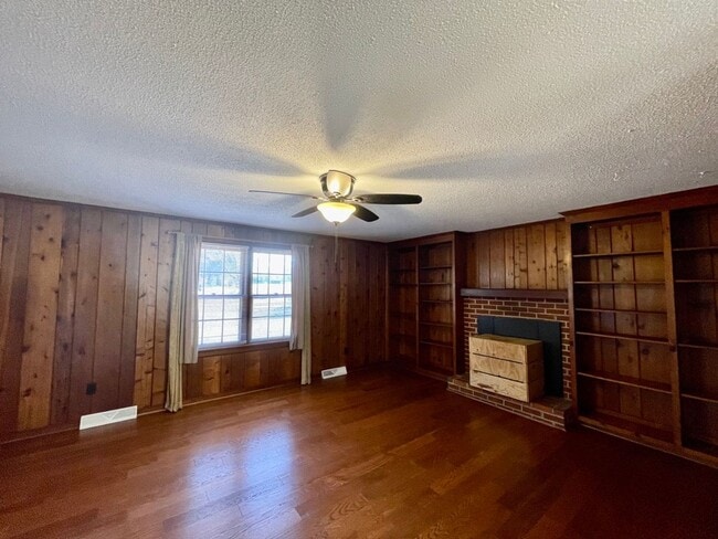 Building Photo - 10500 Chalkley Rd