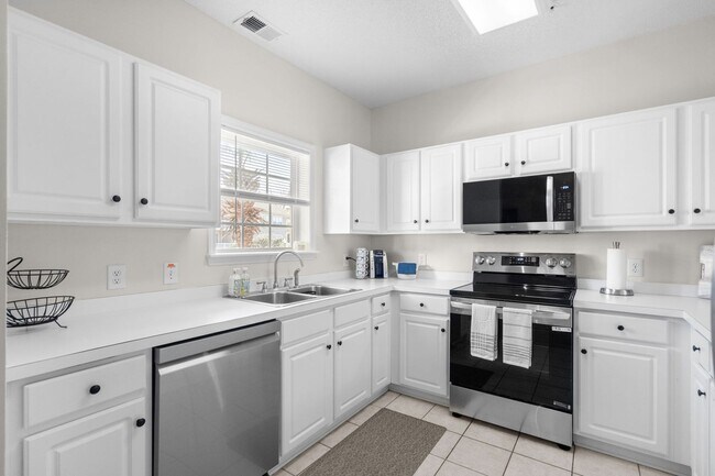 Building Photo - 5801 Oyster Catcher Dr