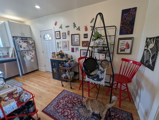 Building Photo - Newly Renovated 1 Bedroom in Rogers Park/L...