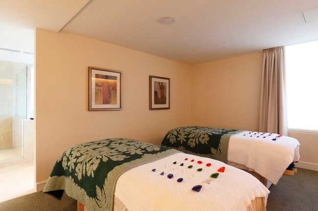 Building Photo - 223 Saratoga Rd